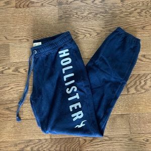 Hollister navy blue logo sweatpants